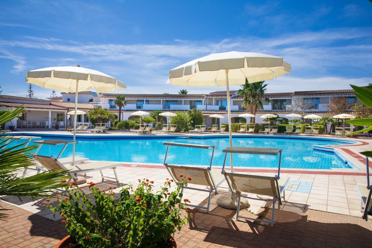 Nicolaus Club Quattro Lune Resort Cala Liberotto Esterno foto
