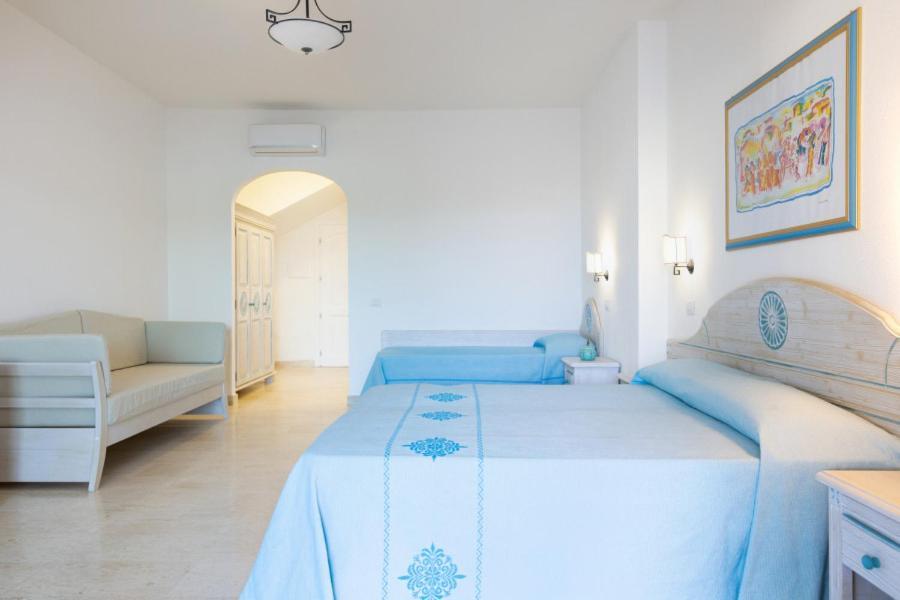 Nicolaus Club Quattro Lune Resort Cala Liberotto Esterno foto