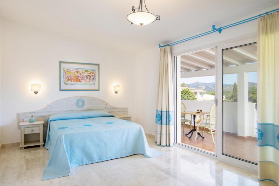 Nicolaus Club Quattro Lune Resort Cala Liberotto Esterno foto